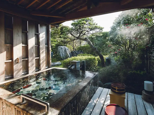 【カードギフト-ペア宿泊-】露天風呂が人気の旅館コレクション＜全国＞
