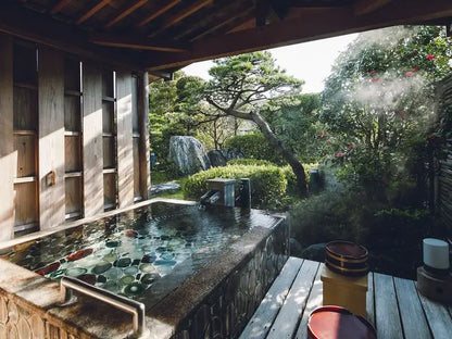 【カードギフト-ペア宿泊-】露天風呂が人気の旅館コレクション＜全国＞