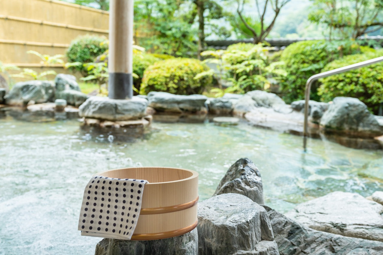 サウナのあとに楽しむ温泉のイメージ