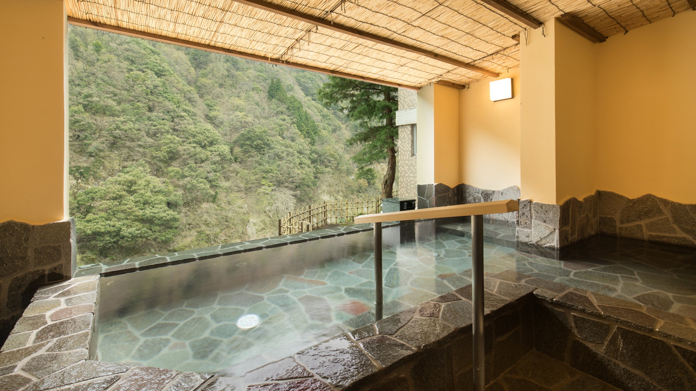 宇奈月温泉の老舗旅館　延対寺荘の写真